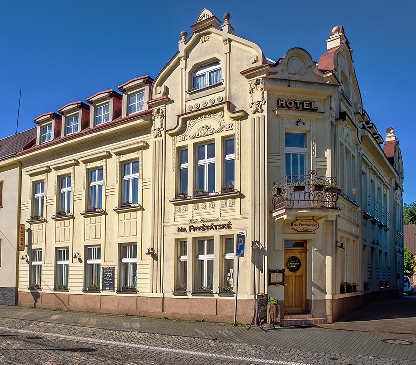 Hotel v klidné části města