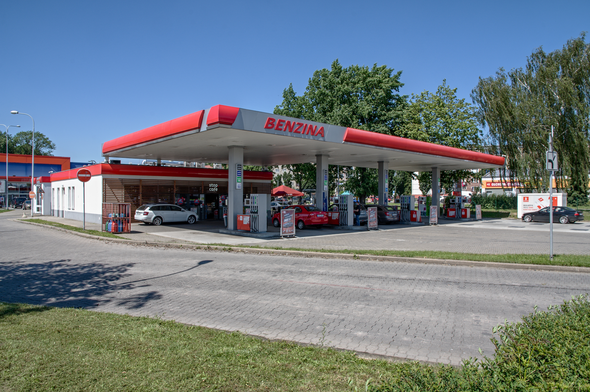 Benzina_Tesco-1.jpg